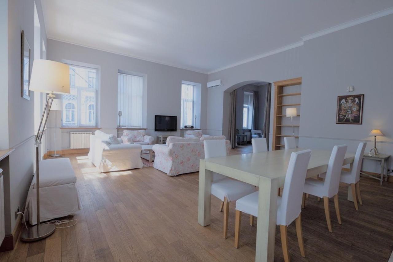Great 144 Sq.M. Apartment In The Center Of Kiev Ngoại thất bức ảnh